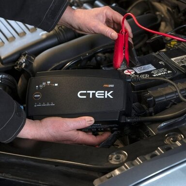 CTEK PRO25S įkroviklis - 12V 25A švino ir ličio akumuliatoriams