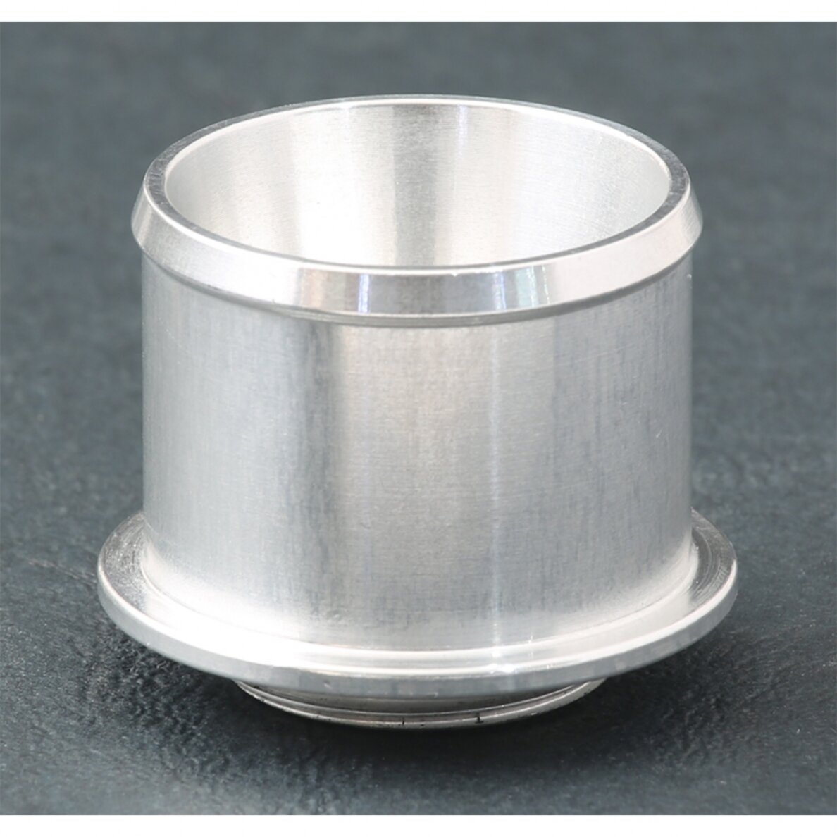 GFB universalus išmetimo vožtuvo išėjimo adapteris žarnoms, kurių vidinis skersmuo yra 32 mm. GFB universalus išmetimo vožtuvo išėjimo adapteris žarnoms, kurių vidinis skersmuo yra 32 mm.